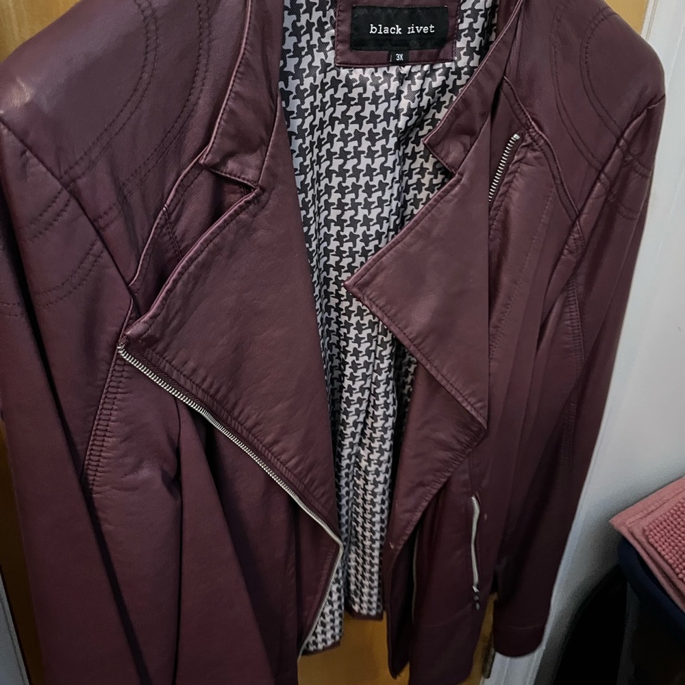 Black Rivet Leather Jacket. - Picture 4 of 6